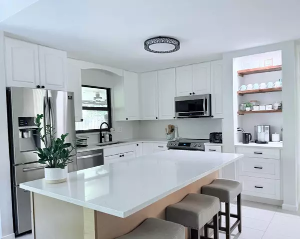 Palm Beach Gardens, FL 33410,1088 Raintree DR