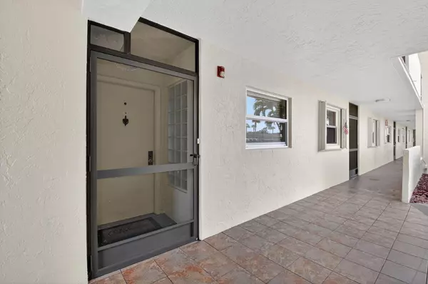 Boca Raton, FL 33428,23279 Barwood LN 105