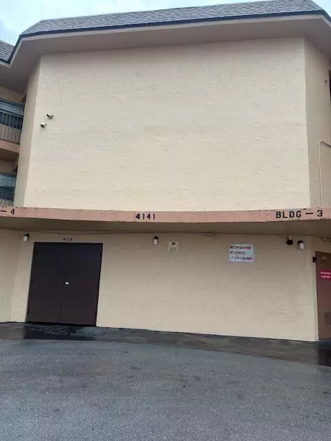 Lauderhill, FL 33313,4141 NW 26 ST 322