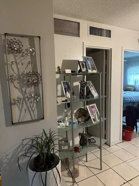 Lauderhill, FL 33313,4141 NW 26 ST 322