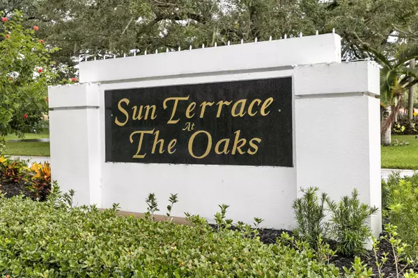 9904 Chapman Oak CT, Palm Beach Gardens, FL 33410