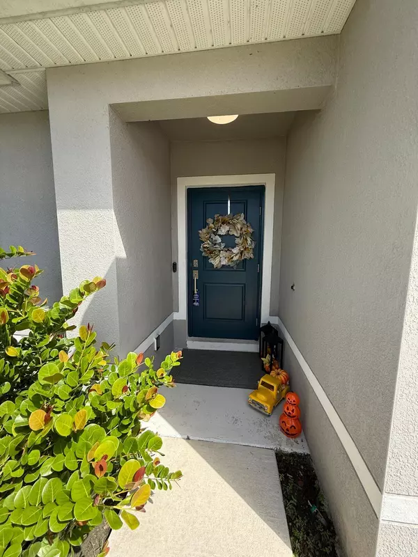 Fort Pierce, FL 34981,715 E Pomegranate PL