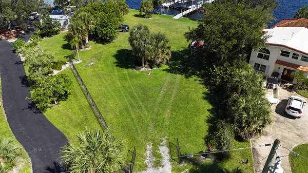 Stuart, FL 34997,4345 SE Mulford LN