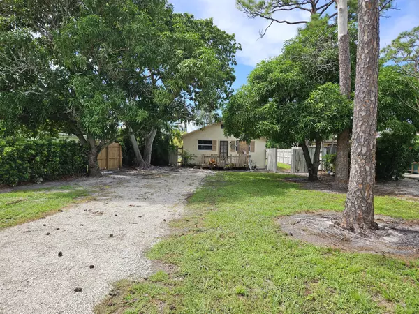 Greenacres, FL 33463,409 Perry AVE