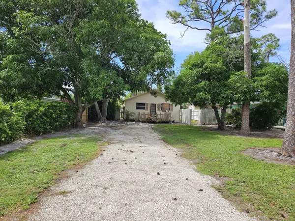 Greenacres, FL 33463,409 Perry AVE