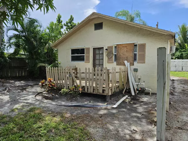 Greenacres, FL 33463,409 Perry AVE