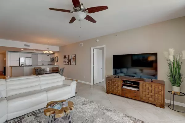 Riviera Beach, FL 33404,2650 Lake Shore DR 804