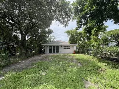 Lake Worth Beach, FL 33460,828 S B ST