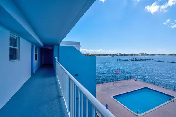 Boynton Beach, FL 33435,1820 New Palm WAY 402