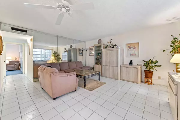 Delray Beach, FL 33484,588 Normandy M