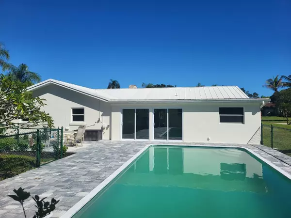 Stuart, FL 34994,2416 NW Everglades BLVD