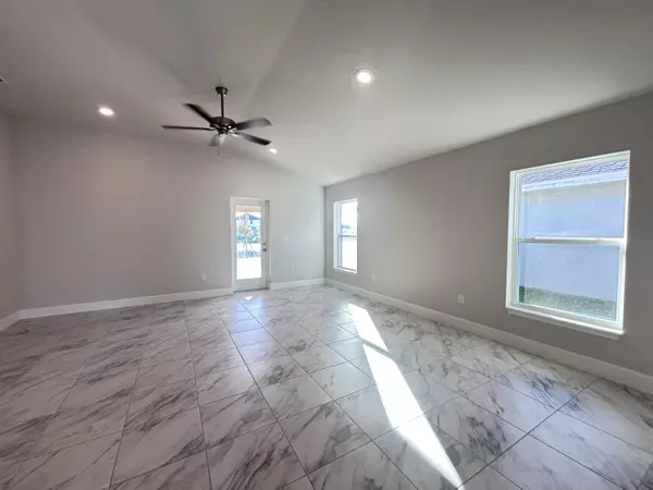 Fort Pierce, FL 34951,5227 San Benedetto PL