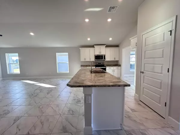 Fort Pierce, FL 34951,5227 San Benedetto PL