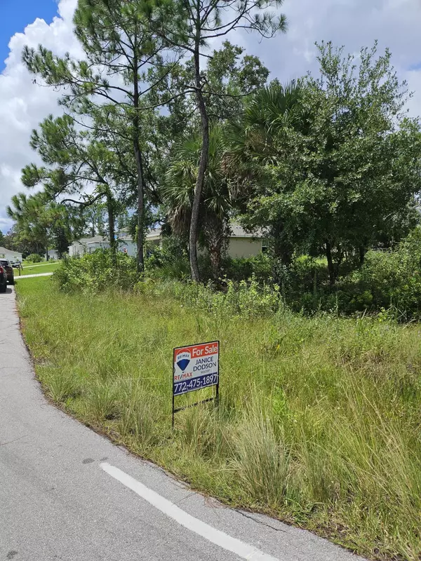 Palm Bay, FL 32908,801 SW Wakaw LN 20