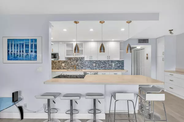 Coconut Creek, FL 33066,2103 Lucaya BND F3