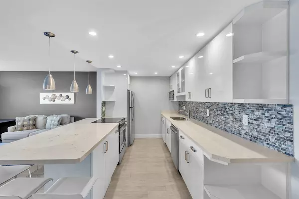 Coconut Creek, FL 33066,2103 Lucaya BND F3