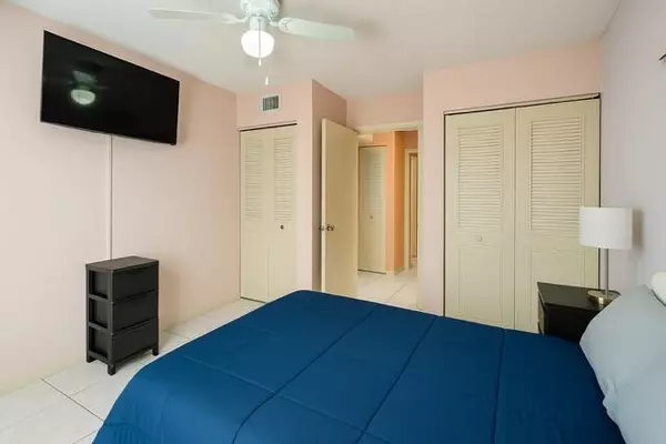 West Palm Beach, FL 33417,3738 Savoy LN D1