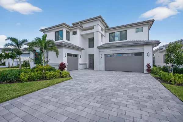 10026 Skyloft ST, Palm Beach Gardens, FL 33412
