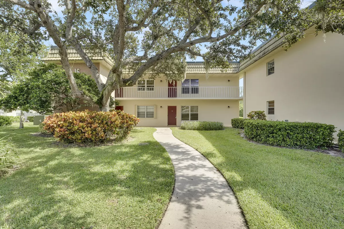 Vero Beach, FL 32962,16 Vista Gardens TRL 106