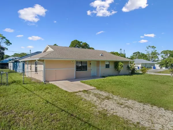 Vero Beach, FL 32962,1495 SW 12th ST