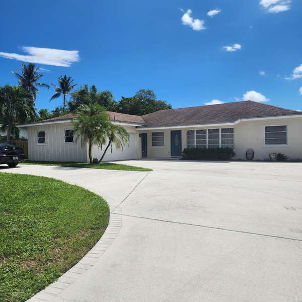 1500 E Mediterranean RD,  Lake Clarke Shores,  FL 33406