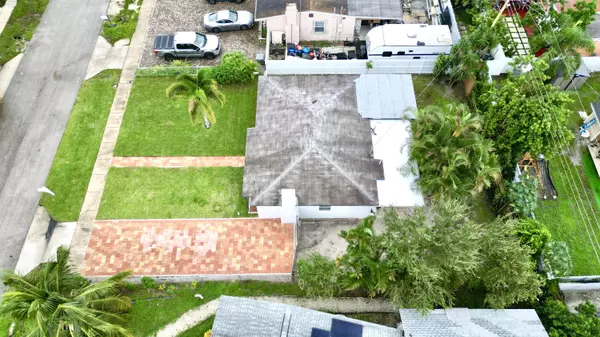 West Palm Beach, FL 33409,512 Aspen RD