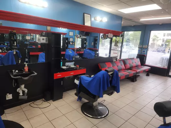 West Palm Beach, FL 33417,5772 Okeechobee BLVD