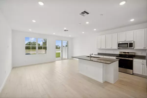 Stuart, FL 34997,162 SE Birch TER 0102