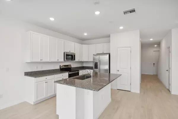 Stuart, FL 34997,162 SE Birch TER 0102