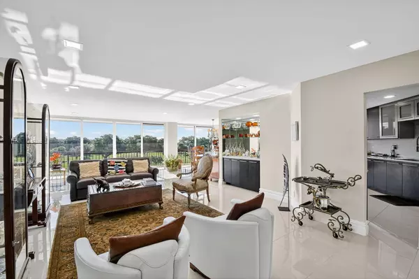 West Palm Beach, FL 33401,1900 Consulate PL 203