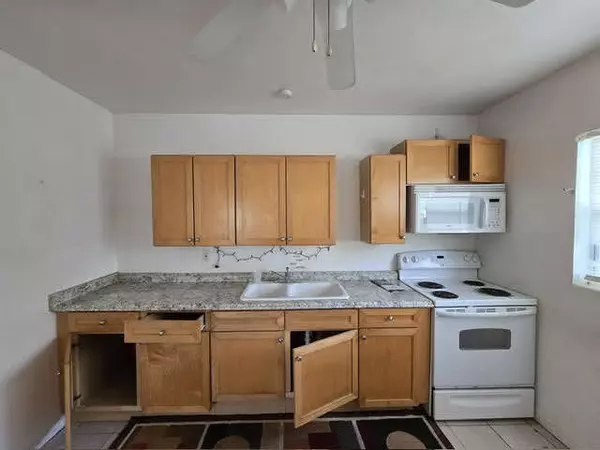 Vero Beach, FL 32962,2429 SE 2nd AVE