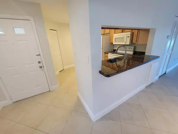 West Palm Beach, FL 33409,4208 Glenmoor DR