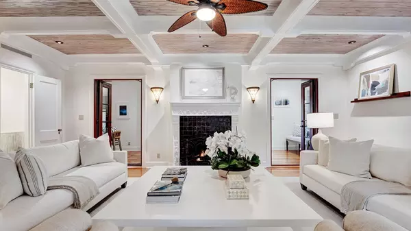 West Palm Beach, FL 33401,225 Pershing WAY