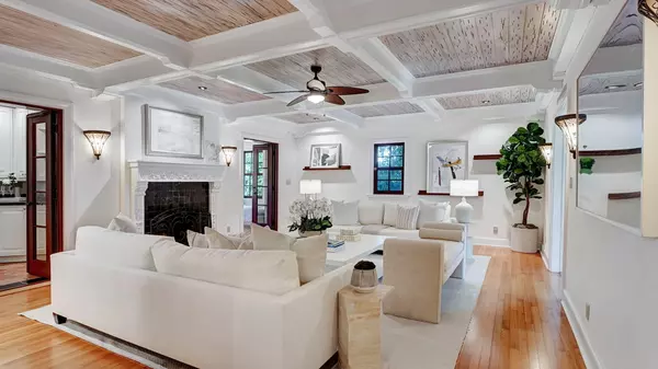 West Palm Beach, FL 33401,225 Pershing WAY