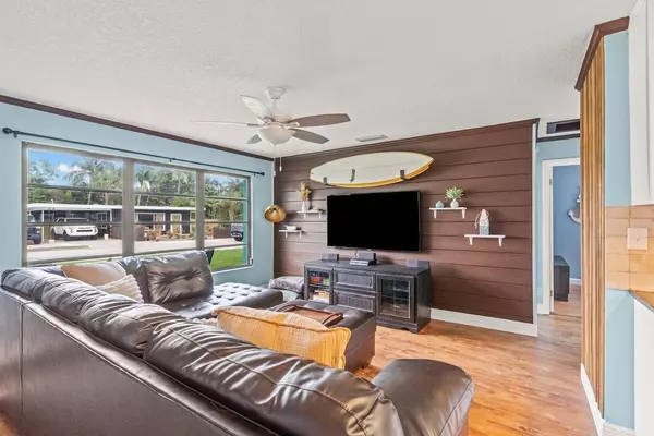 North Palm Beach, FL 33408,1880 Kathy LN