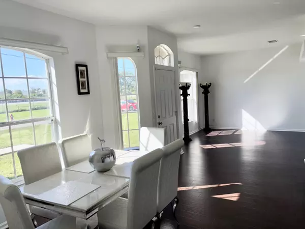 Port Saint Lucie, FL 34983,741 NW North Macedo BLVD