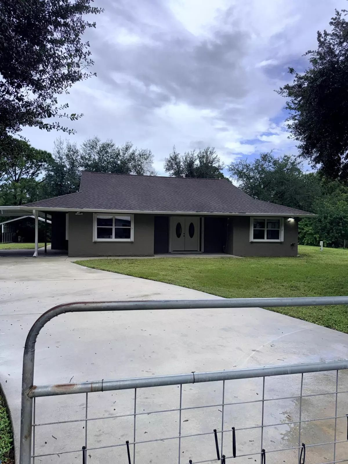 Okeechobee, FL 34972,11418 NE 3rd CIR
