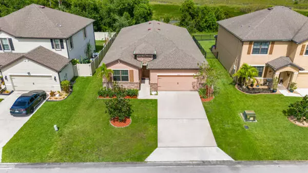 6122 NW Regent ST, Saint Lucie West, FL 34983