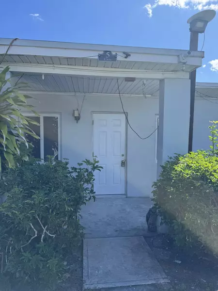 920 N Haverhill RD 5, Haverhill, FL 33415