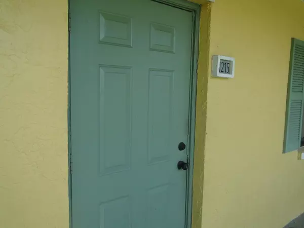 Boynton Beach, FL 33436,1215 Meadows CIR 1215