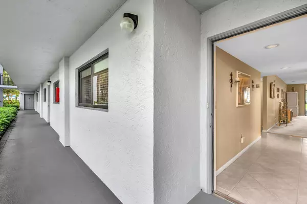 Delray Beach, FL 33484,15355 Lakes Of Delray BLVD 104