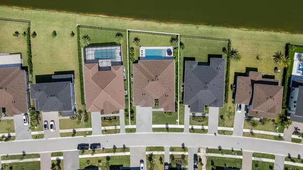 Loxahatchee, FL 33470,679 Hookline CIR