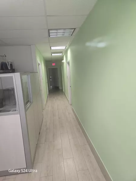 3731 Lake Worth RD 1, Palm Springs, FL 33461