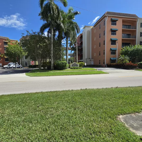 1610 Presidential WAY 105, West Palm Beach, FL 33401