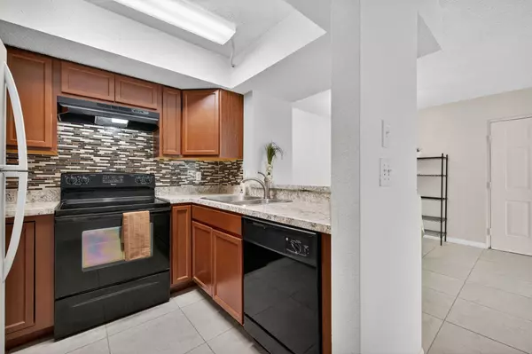 Port Saint Lucie, FL 34952,1537 SE Royal Green CIR E  #202