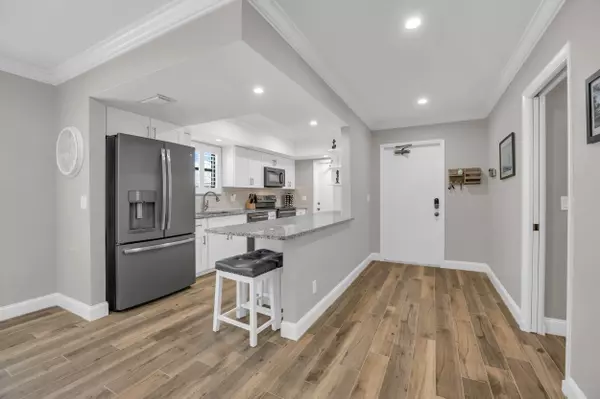 Tequesta, FL 33469,24 SE Turtle Creek DR F