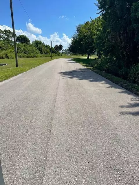 Fort Pierce, FL 34946,Xxx Woodward DR