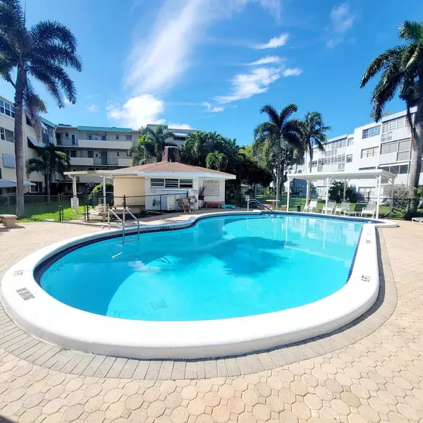 Hallandale Beach, FL 33009,1333 E Hallandale Beach BLVD 121