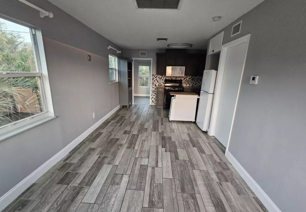 Lake Worth Beach, FL 33460,322 S L ST Upper Rear