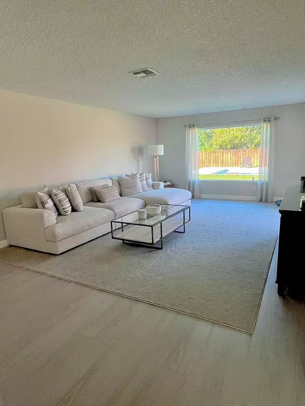 Port Saint Lucie, FL 34952,1302 SE Belcrest ST